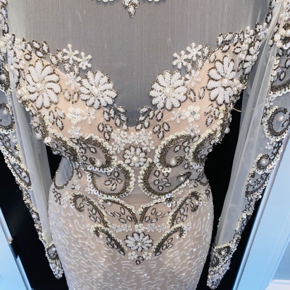 Hand beaded evening gown - Picture 8 of 10